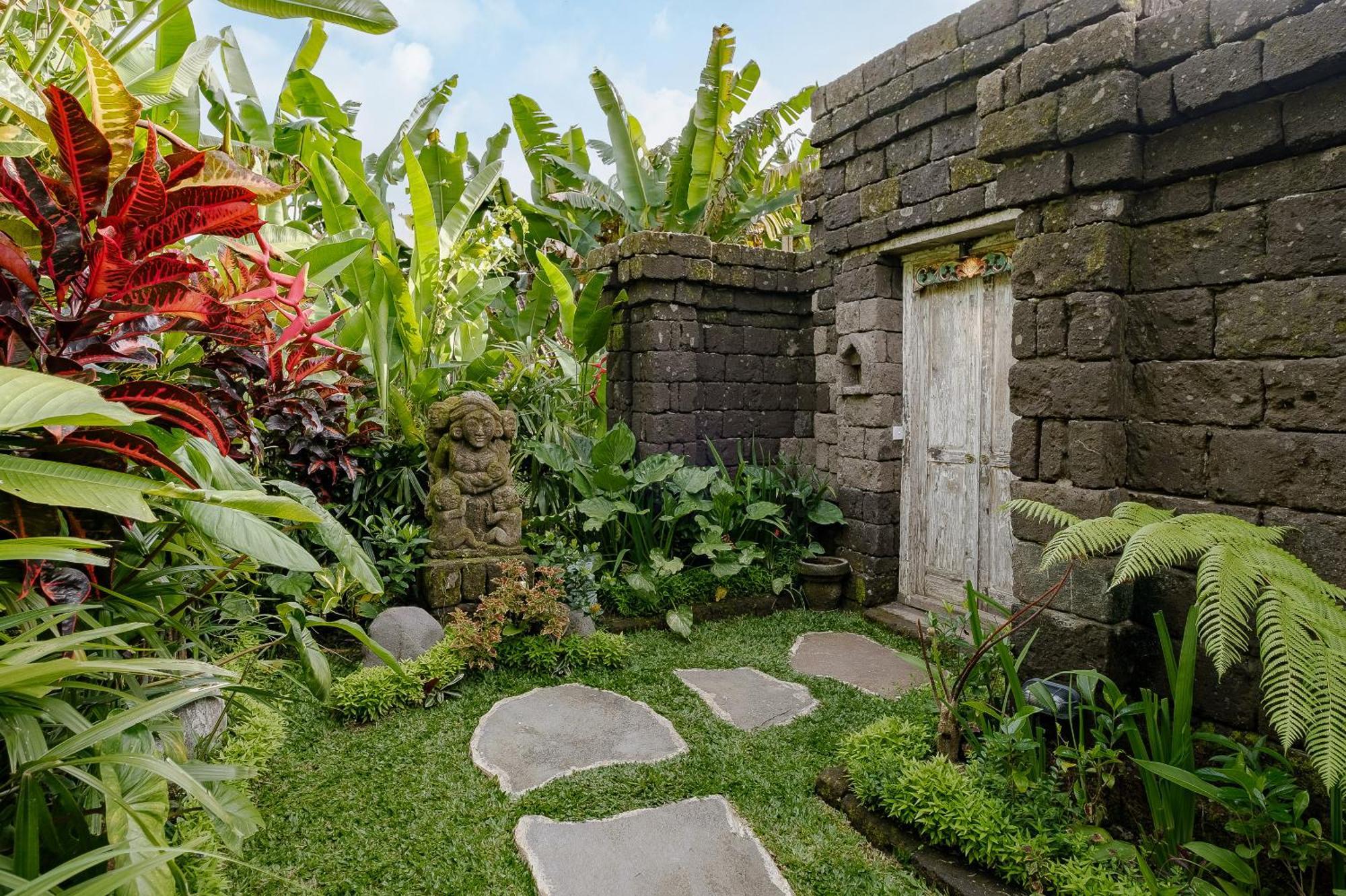 Pratiwi Ubud Villa Экстерьер фото